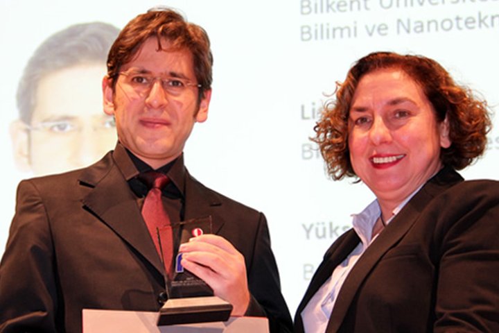 unam_324234asdas