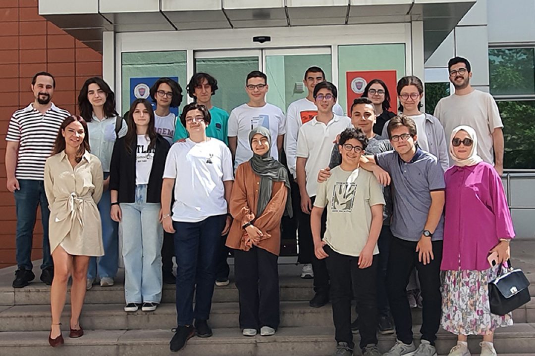 Üsküdar ARGEM Lisesi Öğrencileri UNAM’da Bilimle Buluştu